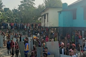 আজমিরীগঞ্জে রাস্তা নির্মাণ নিয়ে সংঘর্ষ, পুলিশসহ আহত ৩০