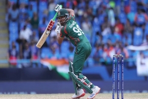 ভারতের কাছে বড় হারে বিদায়ের পথে বাংলাদেশ