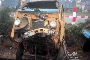 দক্ষিণ সুরমায় ট্রাকের সঙ্গে ট্রেনের সংঘর্ষ