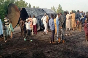 নাইজেরিয়ায় জ্বালানি ট্যাংকারে বিস্ফোরণে নিহত  ১৪৭