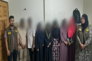 লালাদিঘীর পাড়ে অভিযানে ‘ভাই ভাই হোটেল’ সিলগালা, আটক ৭