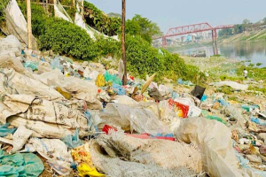 দখল-দূষণে অস্তিত্ব সংকটে সুরমা