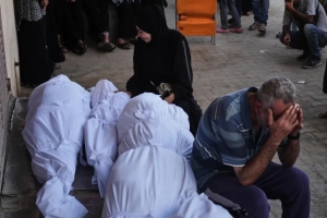 গাজার শরণার্থী শিবিরে হামলায় নিহত ৮৫