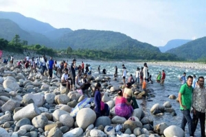 সাদা পাথরে পর্যটকের মৃত্যু 