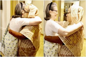 হাসিমুখে শেখ হাসিনাকে জড়িয়ে ধরলেন সোনিয়া গান্ধী 