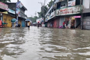সুনামগঞ্জে হু হু করে বাড়ছে পানি, পানিবন্দী লাখো মানুষ
