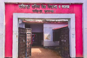দুই মাসেও উদ্ধার হয়নি স্কুলছাত্রী, আসামিরা প্রকাশ্যে—বাবার অভিযোগ