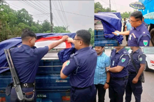 জৈন্তাপুরে বিপুল পরিমাণ ভারতীয় চা-পাতাসহ আটক ১