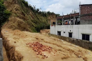 কিছুতেই থামছে না টিলা কাটা, বাড়ছে মৃত্যুর ঝুঁকি