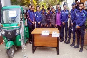 বড়লেখায়  সিএনজি ছিনতাই : গোয়াইনঘাটে উদ্ধার, গ্রেফতার ৪