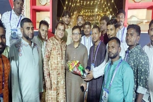 খন্দকার আব্দুল মুক্তাদিরের পূজা মণ্ডপ পরিদর্শন ও শুভেচ্ছা বিনিময়