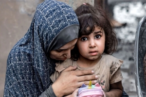 পানিশূন্যতায় ভুগছে গাজার ৬০ হাজার গর্ভবতী নারী