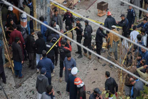পাকিস্তানে মসজিদে ভয়াবহ বিস্ফোরণে আইএসের দায় স্বীকার