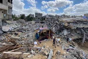 গাজায় ধ্বংসস্তূপ থেকে আরও ১৮ মরদেহ উদ্ধার