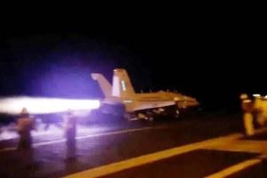 ইরাক-সিরিয়ায় ৮৫ লক্ষ্যবস্তুতে যুক্তরাষ্ট্রের হামলা