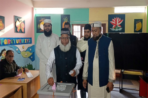সিলেট ১ আসনে জামায়াতের প্রার্থী হাবিবুর রহমান ভোট দিলেন
