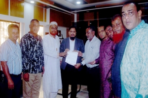 সিলেটে ব্যবসায়ী দলের স্মারকলিপি: দ্রব্যমূল্য নিয়ন্ত্রণ ও হকার মুক্ত নগরী দাবি