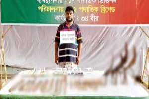 বিশ্বনাথে সেনাবাহিনীর অভিযানে শীর্ষ সন্ত্রাসী দম্পতি আটক