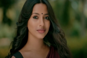 আসিফের গানে মডেল হলেন সেই সিঁথি!