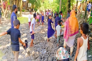 সড়কের বেহাল দশা, জনভোগান্তি চরমে