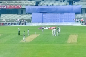 দুর্বল জিম্বাবুয়ের দাপটে কোণঠাসা স্বাগতিক বাংলাদেশ