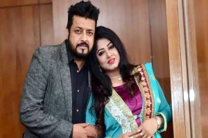 মৌসুমী কি এবার নির্বাচন করছেন?