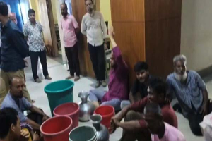 পানির দাবিতে সিসিকিতে বালতি-কলস নিয়ে বিক্ষোভ, ভাঙচুরের মামলায় আটক ৬