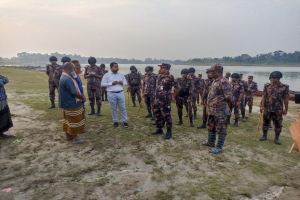 গোয়াইনঘাটে টাস্কফোর্স এর যৌথ অভিযানে বালু পাথর নৌকা ও মেশিন জব্দ