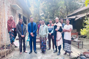 গোয়াইনঘাটে অগ্নিকাণ্ডে পুড়ে যাওয়া ঘর প্রশাসনের পরিদর্শন