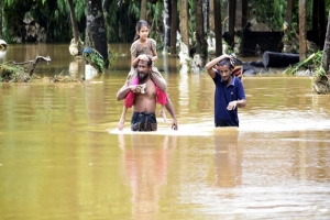 সিলেটে চারলাখ মানুষ পানিবন্দী, বন্ধের পথে বিদ্যুৎ কেন্দ্র