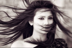 শীতে চুলের যত্ন নেওয়া হচ্ছে না?