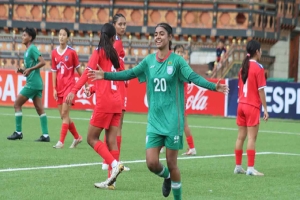 প্রীতির হ্যাটট্রিকে নেপালকে বিধ্বস্ত করল বাংলাদেশ