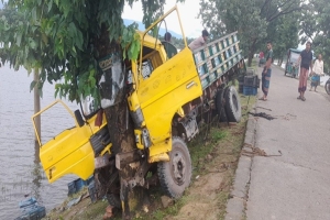 দোয়ারাবাজারে সড়ক দূর্ঘটনায় আহত ৪