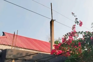 পল্লীবিদ্যুতের ঝুঁকিপূর্ণ লাইন, ‘মৃত্যুফাঁদে’ আতঙ্কে বাসিন্দারা